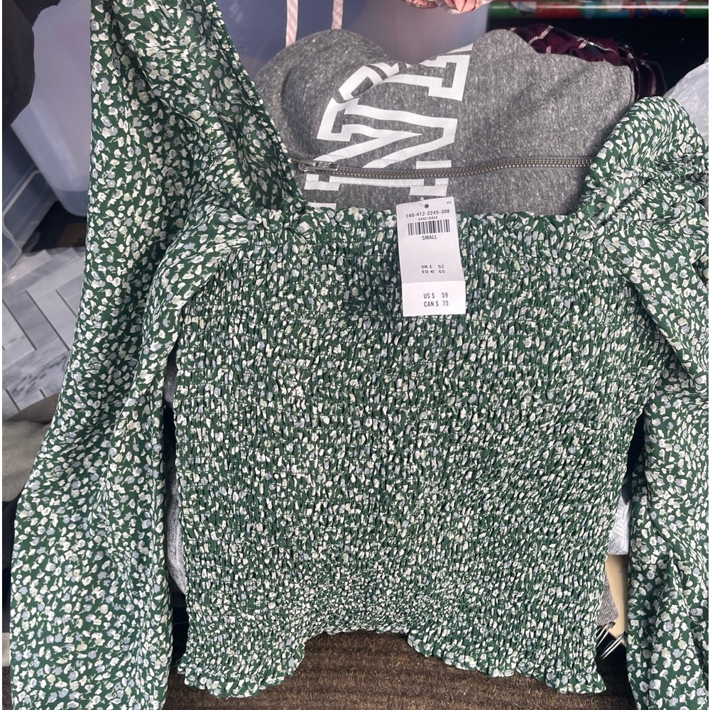 Abercrombie & Fitch ruched square beck ballon sleeve top (BRAND NEW WITH TAGS)